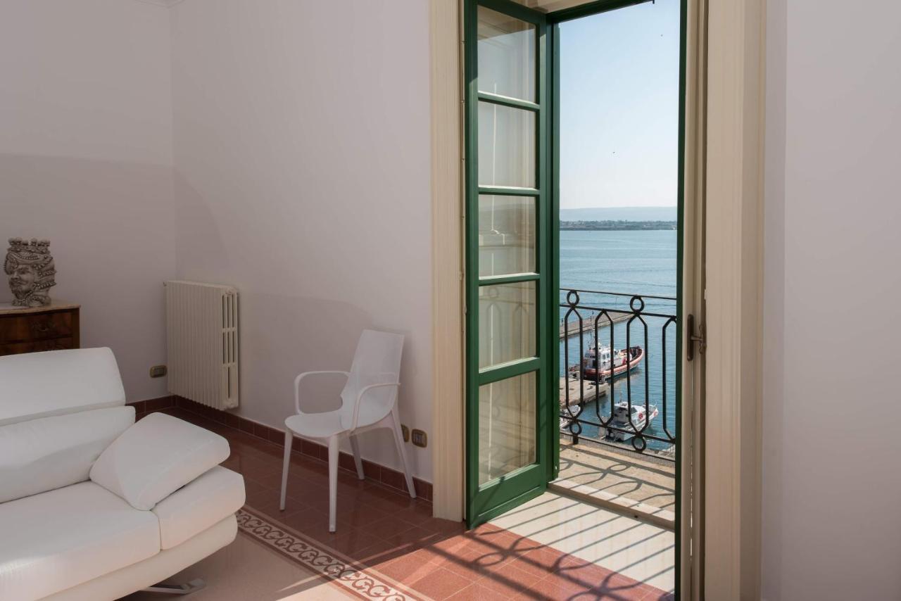 Duomo Seaside Deluxe Apartment By Ortigia Apartments Syracuse Ngoại thất bức ảnh