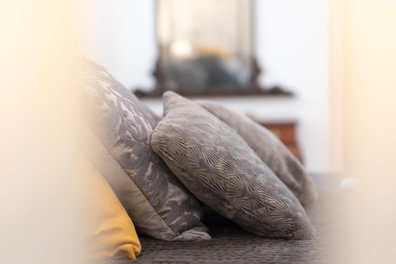 Duomo Seaside Deluxe Apartment By Ortigia Apartments Syracuse Ngoại thất bức ảnh