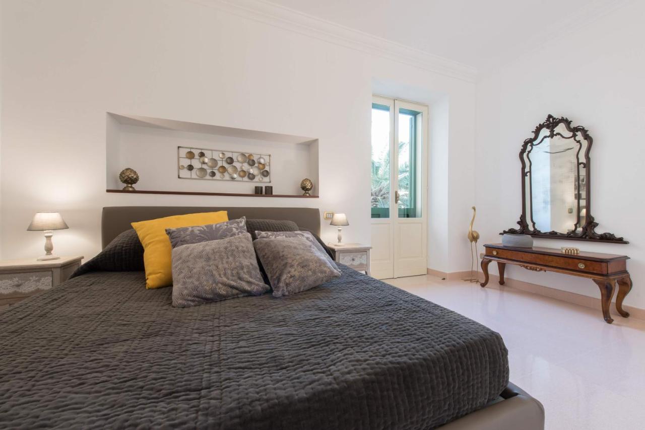 Duomo Seaside Deluxe Apartment By Ortigia Apartments Syracuse Ngoại thất bức ảnh