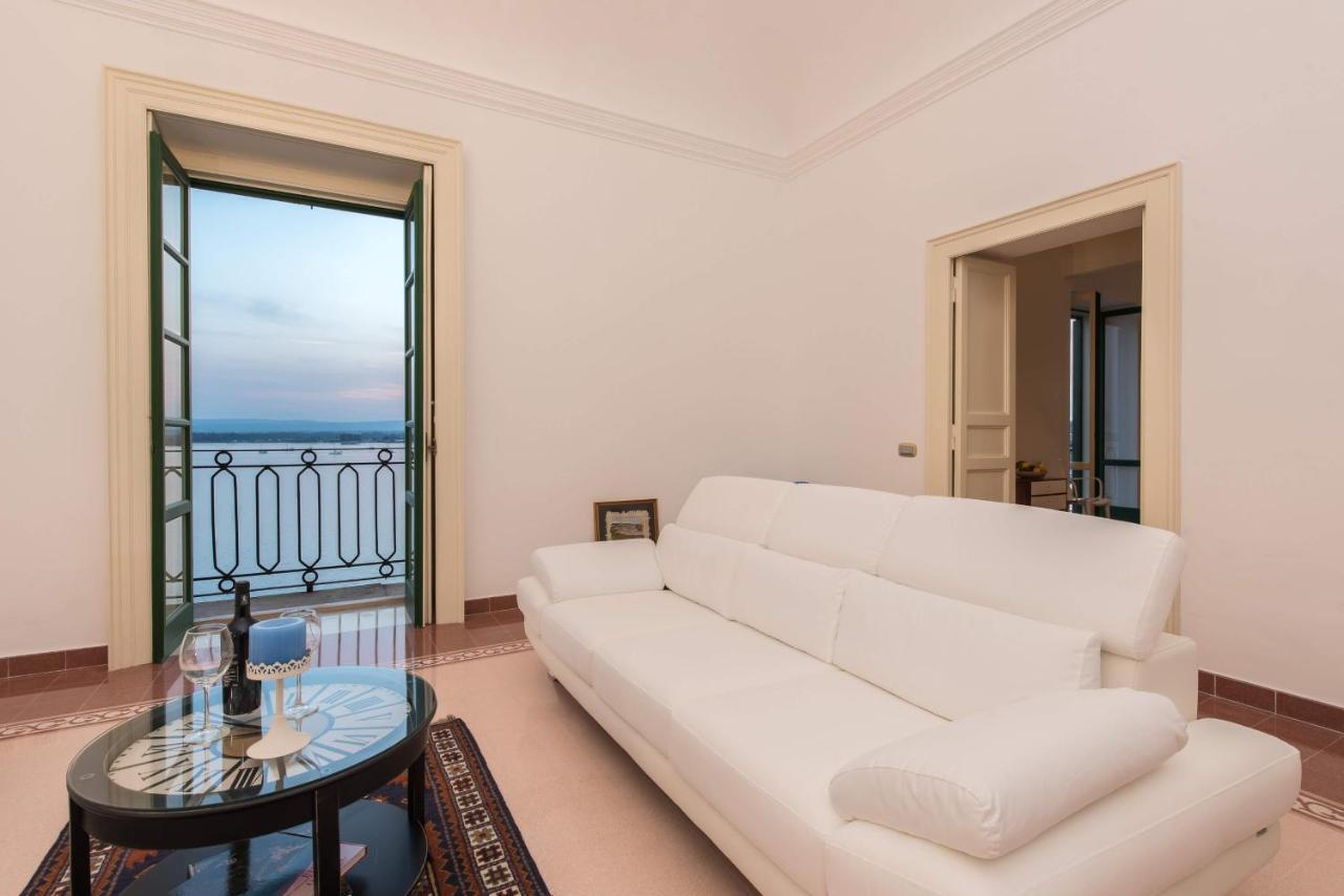 Duomo Seaside Deluxe Apartment By Ortigia Apartments Syracuse Ngoại thất bức ảnh