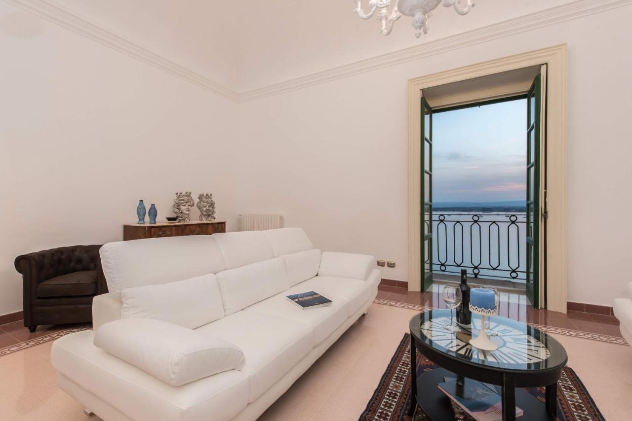 Duomo Seaside Deluxe Apartment By Ortigia Apartments Syracuse Ngoại thất bức ảnh